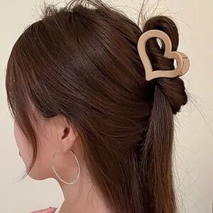Hair, Claw Clip, Matte Hollow Heart Small Clip, Women, Girls, Tan, NEW